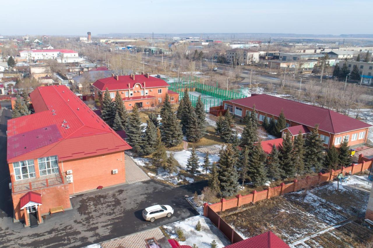 El-Tau Hotel Ekibastuz Exterior foto